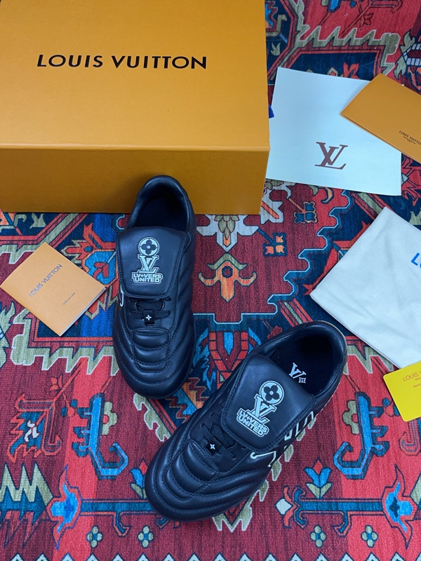 ルイヴィトン靴背面デザイン